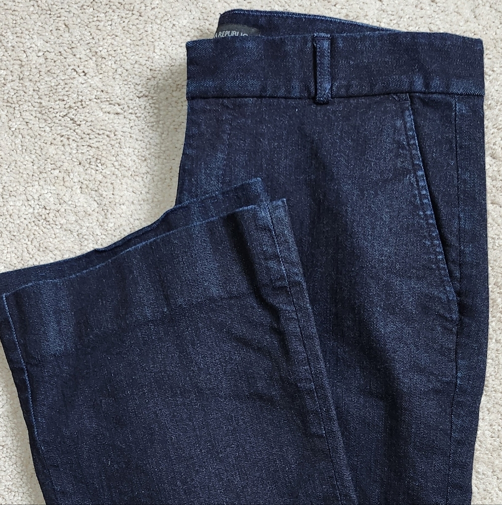 Banana Republic Logan Women's Dark Blue Straight Leg Jeans Size 4P